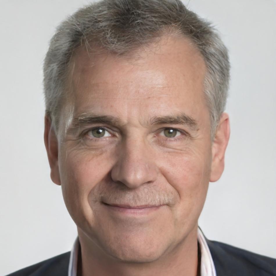 Portrait of Harvie Drummond, risk management instructor at falenquorite